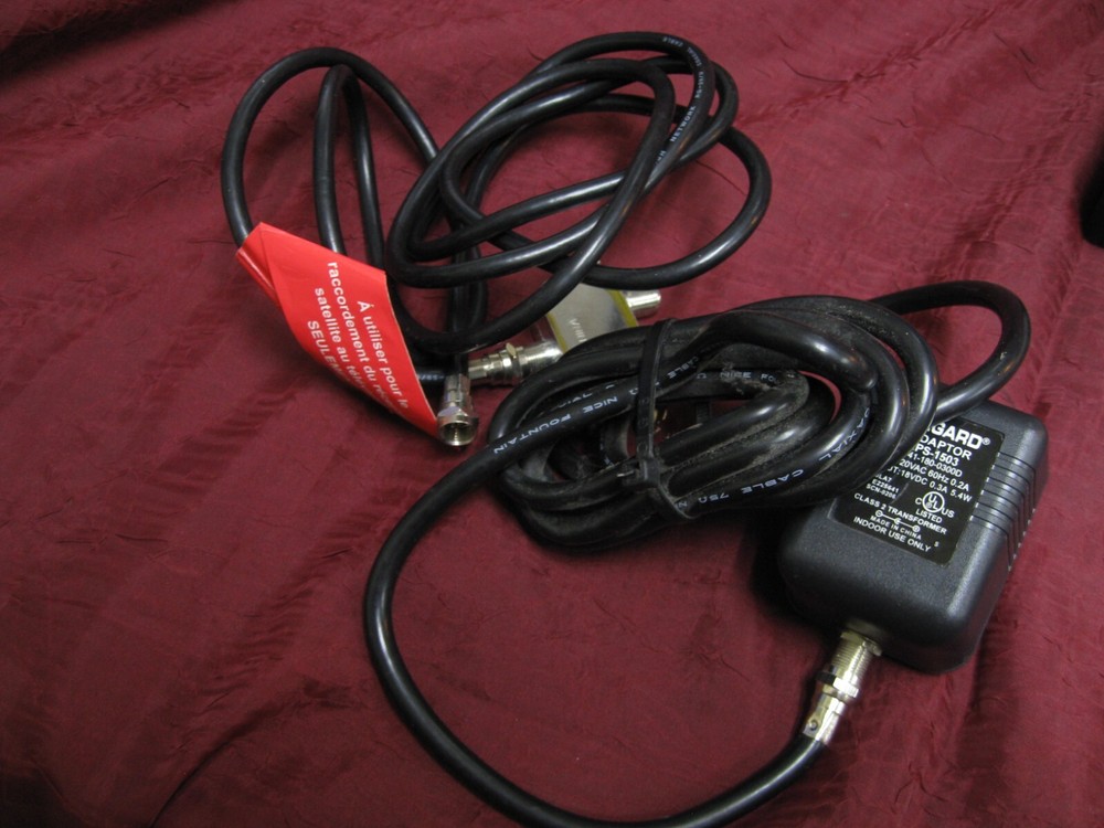 Network V-I-P-2-1-1-K TV Receiver & Remote & Cables - Powers Up