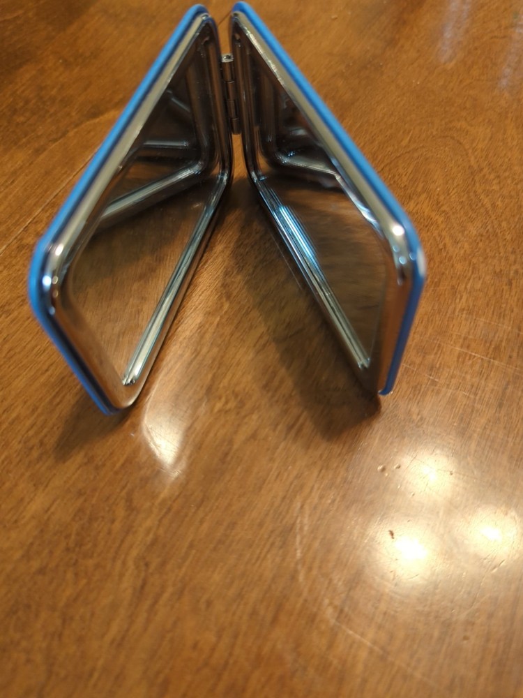 Disney Showcase - D100 Mickey Mouse Mirror