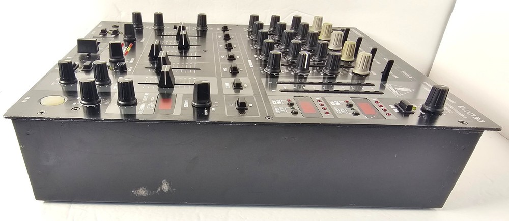 Behringer Professional DJ Mixer DJX750