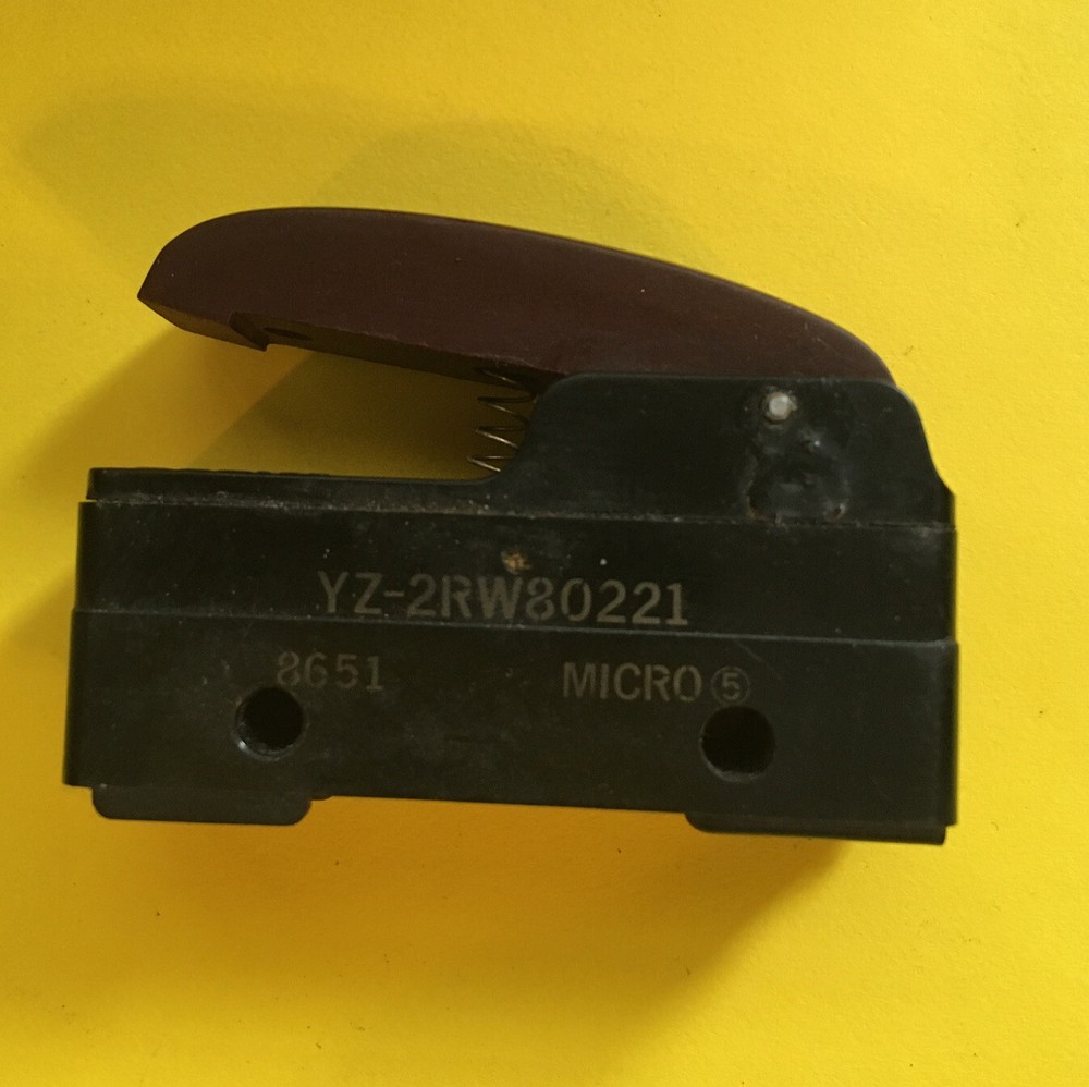*PRE-OWNED* YZ-2RW80221-MICRO SWITCH-FREE SHIPPING*