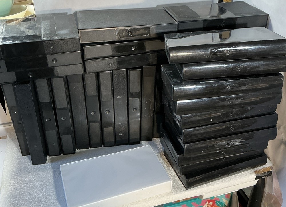 37 VHS Black/White Empty Clamshell Plastic Storage Cases 26 Heavy Duty-10 Light