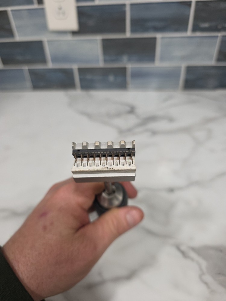 Siemon PUNCH DOWN COMPUTOR CABLING TOOL 788H1 30 98