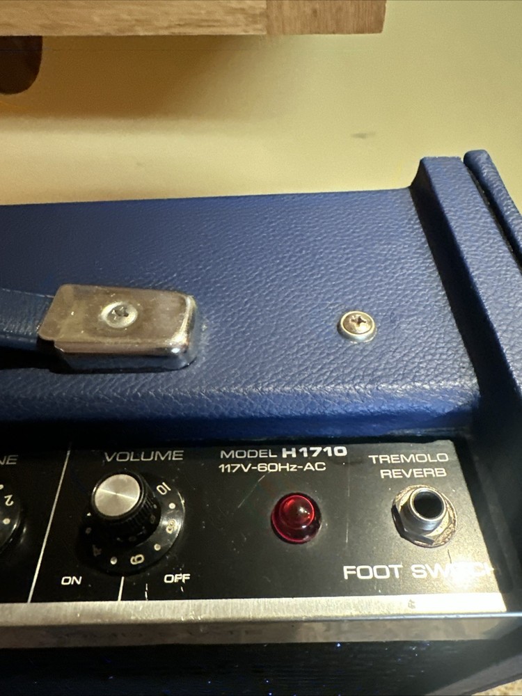 Harmony Solid State Guitar Amplifier Model H1710