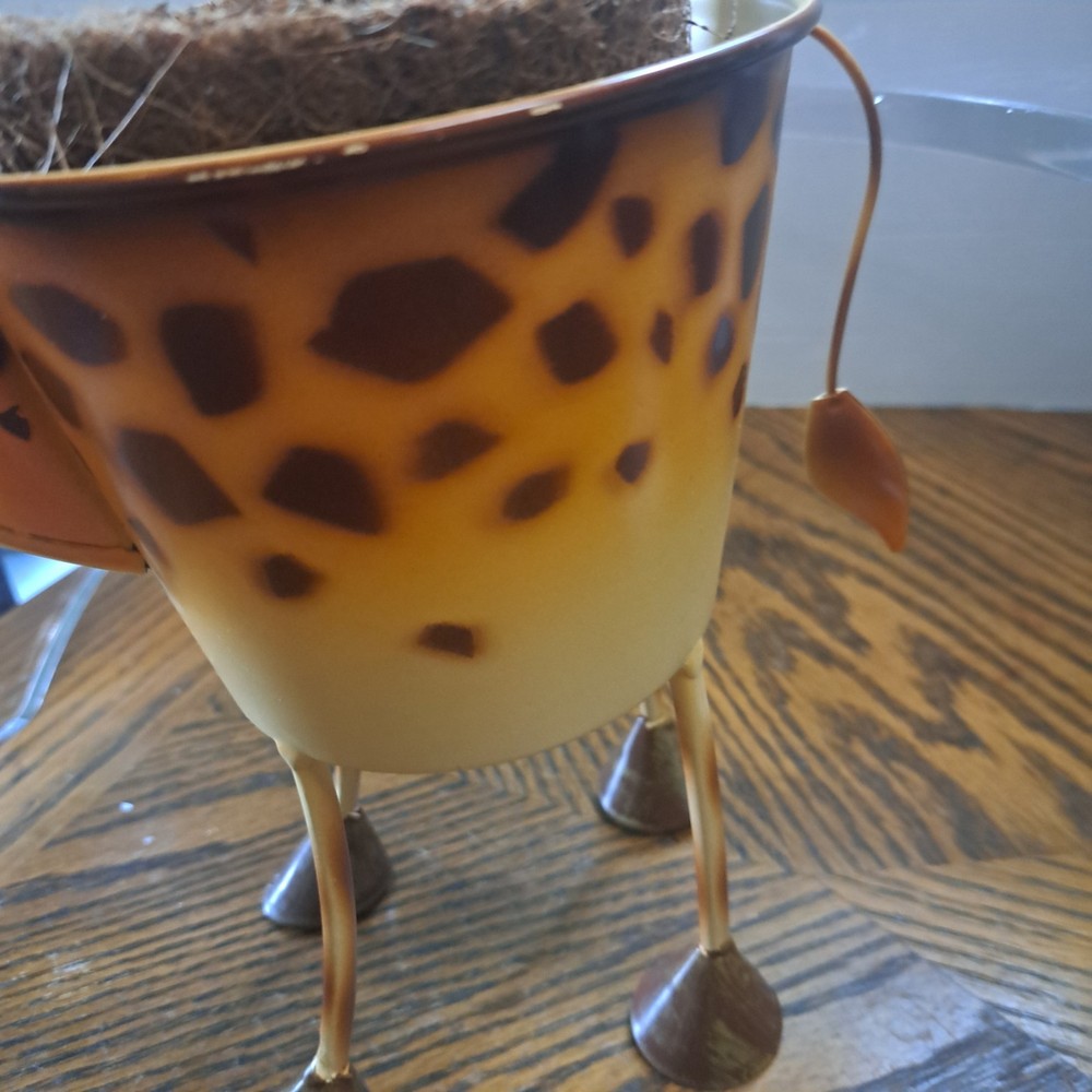 Metal Tin Giraffe 14'' Planter With Insert