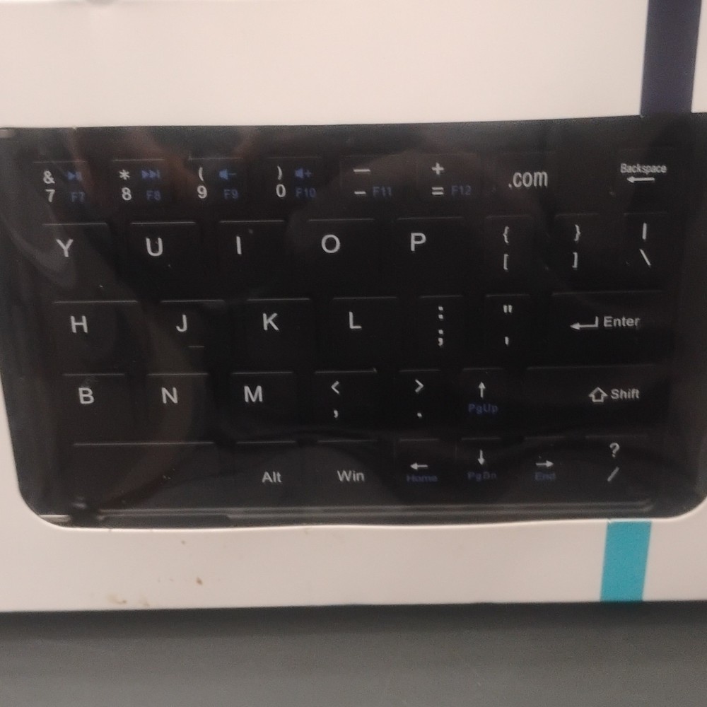 Bauhn Foldable Bluetooth Keyboard HT720 USB-C Charging Sleep Mode Black QWERTY