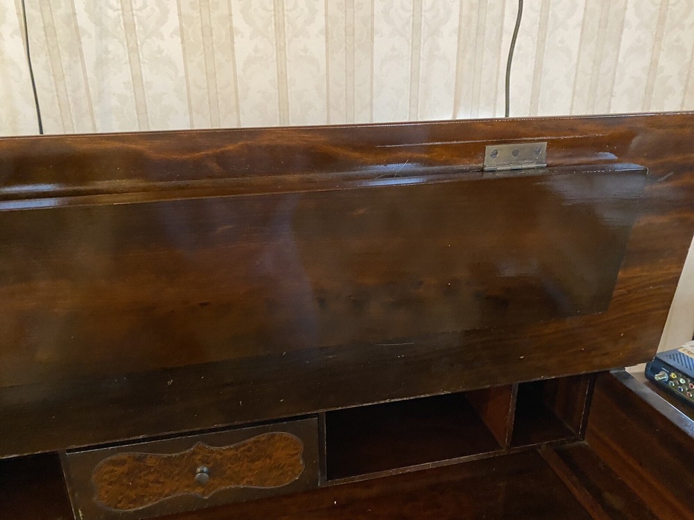 $315/OBOVintage Antique Spinet Desk With Pull Out Pad