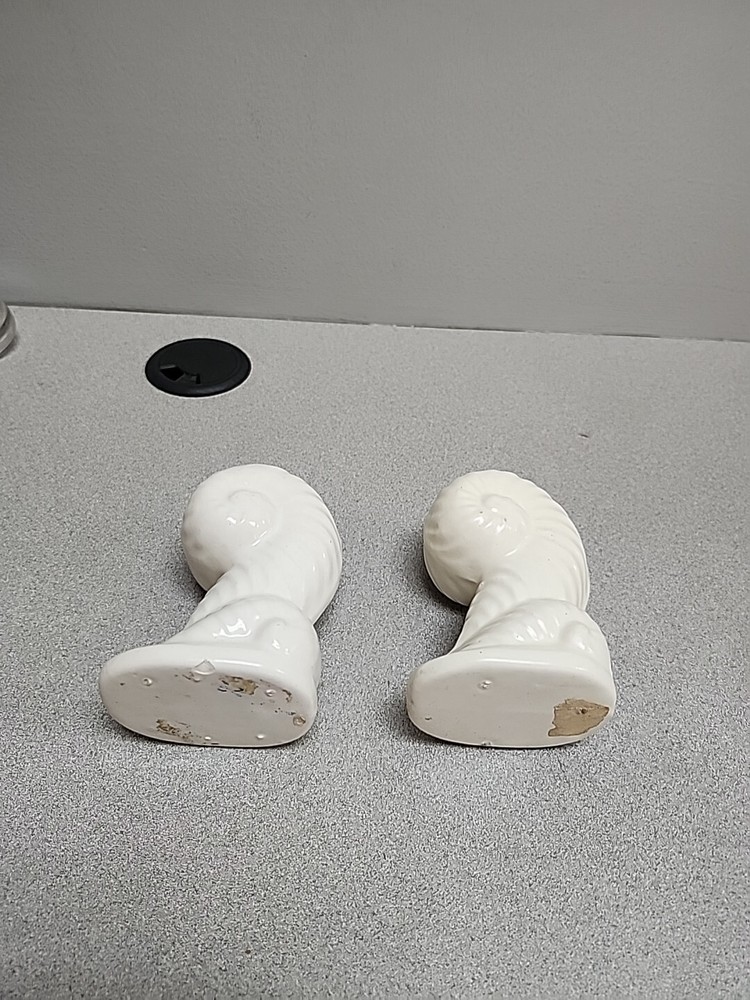 2 Small White Haeger Ceramic Seashell/Fan Looking Planters