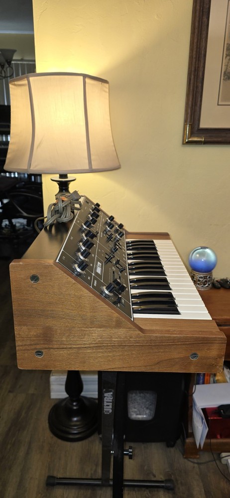 KORG 770 Synthesizer