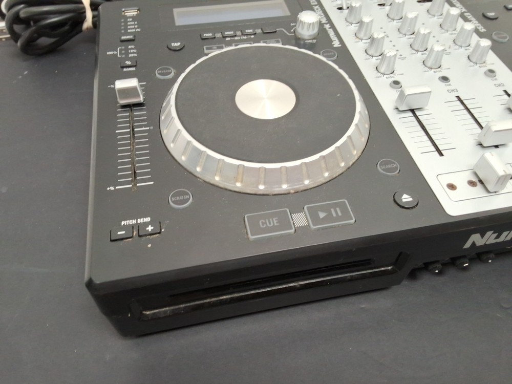 Numark Mixdeck Express - MARCH 2015- USED