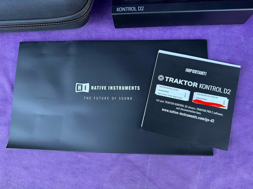 Native Instruments Traktor Kontrol D2 DJ Controller #2