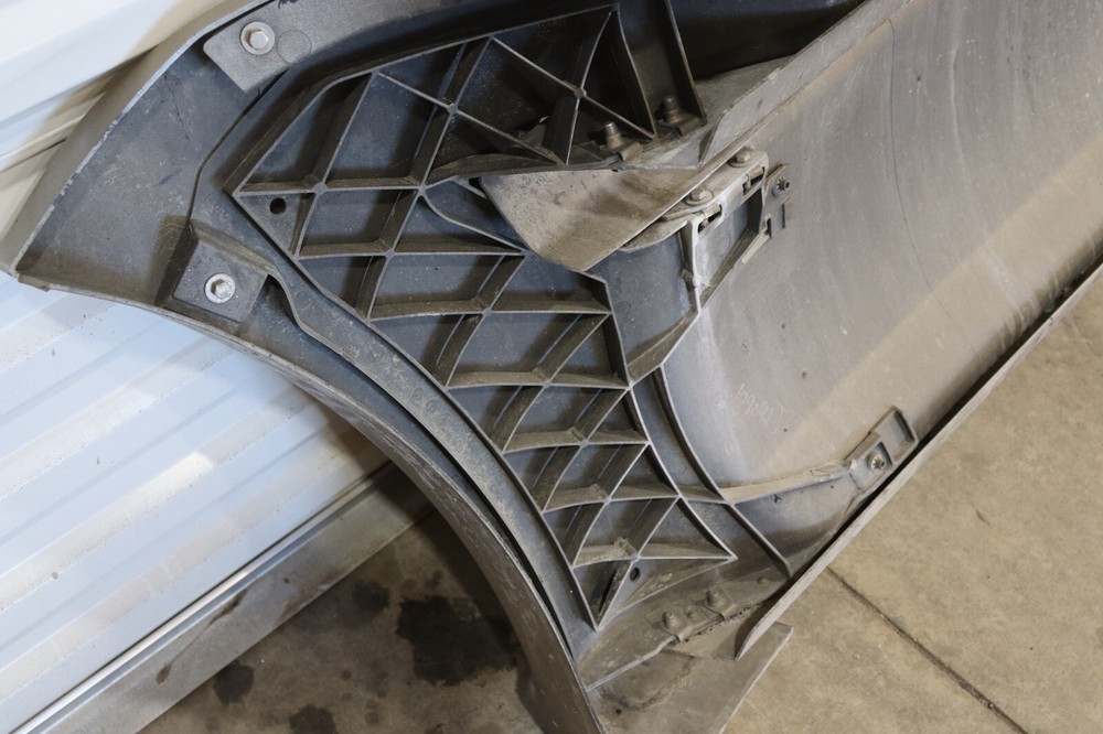 2017-2022 KENWORTH T680 PACCAR RIGHT PASSENGER FORWARD FAIRING STEP PANEL OEM