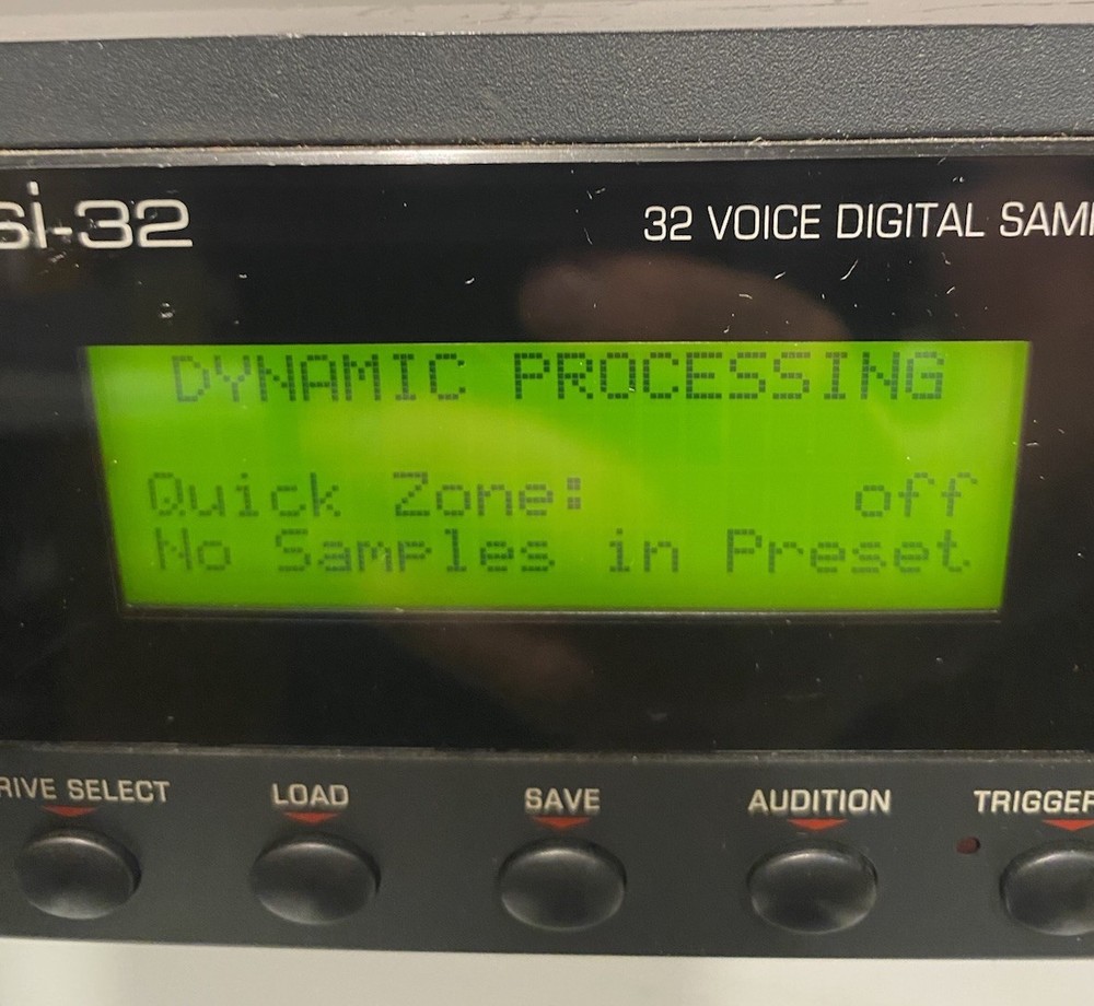 E-MU ESI-32 Rackmount 32-Voice Digital Sampler Powers Up