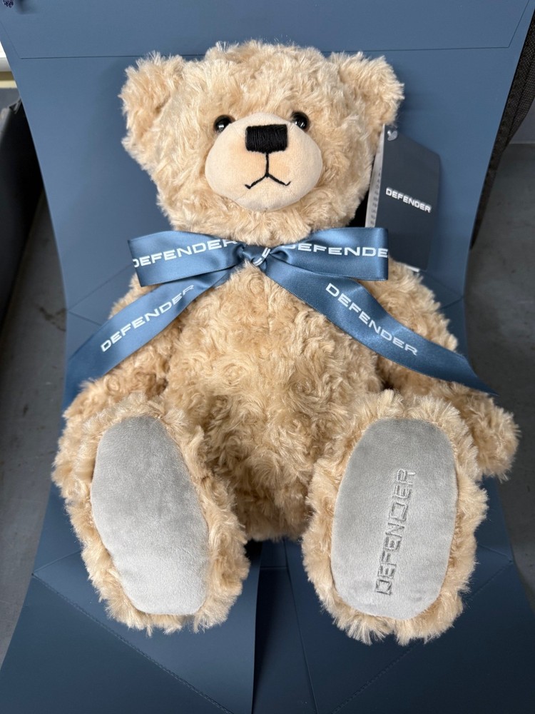 LAND ROVER DEFENDER BEAR *LIMITED EDITION*