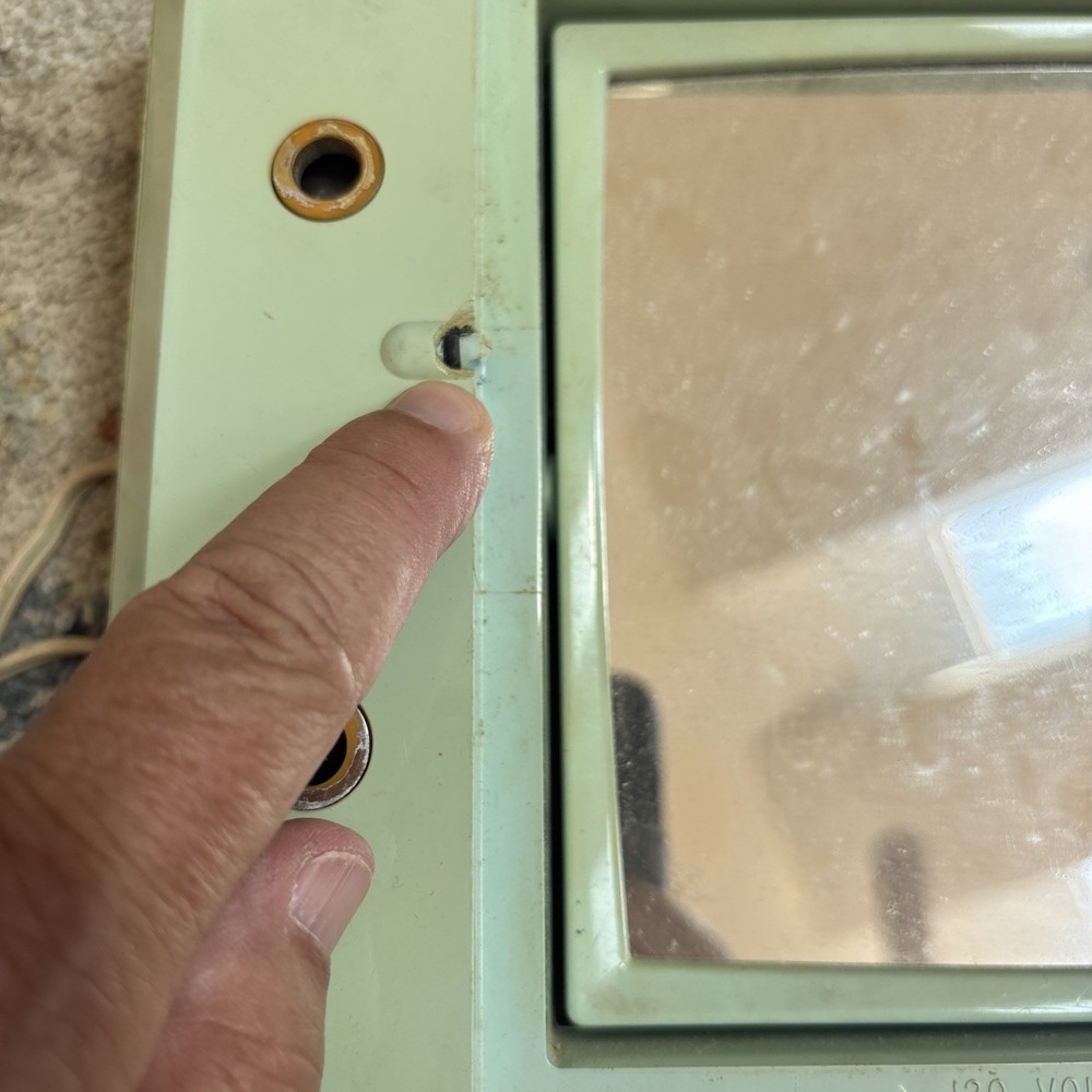 Vintage MCM Make-up Mirror Go Lightly Petite Lighted Mirror w/ Case Works
