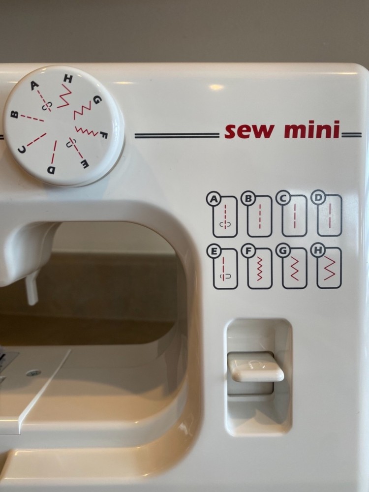 Janome Sew Mini Sewing Machine Compact Portable w Pedal **UNTESTED**