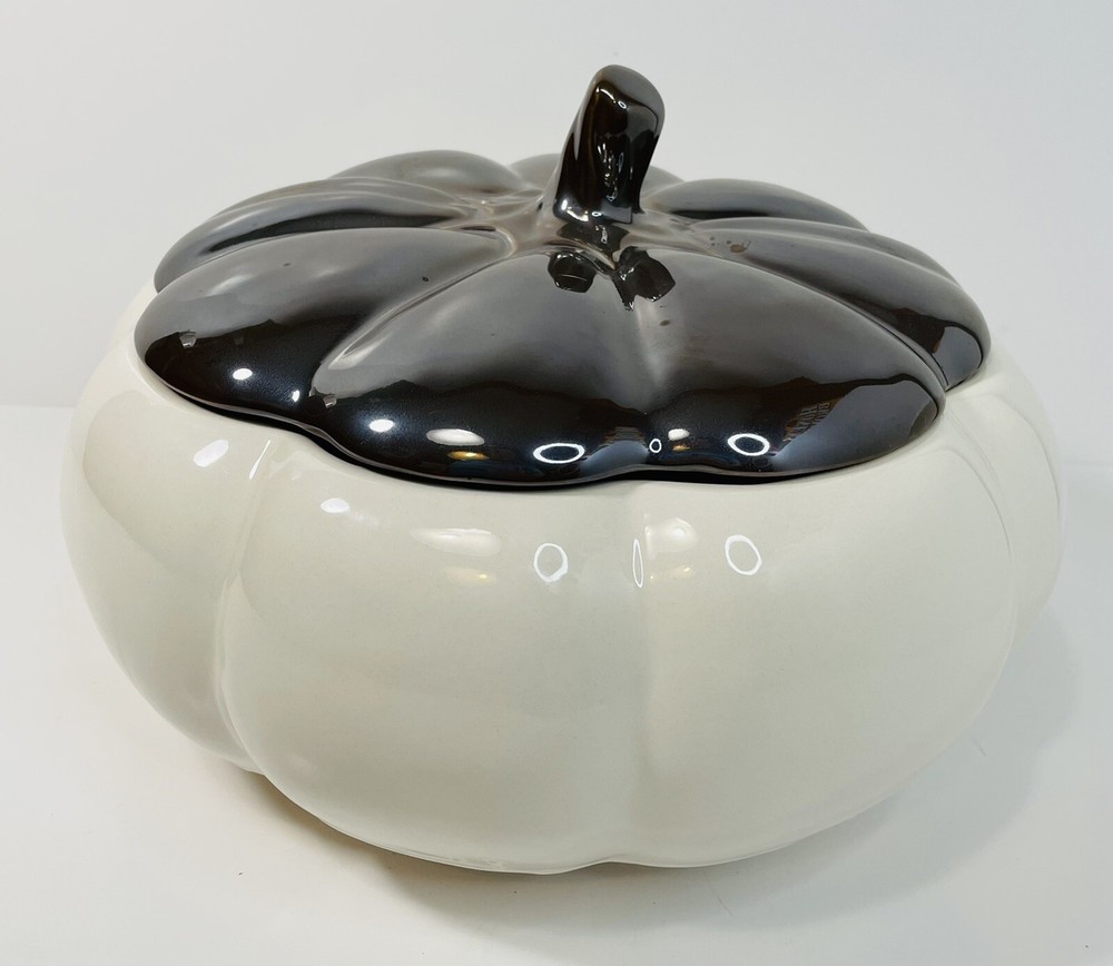 Grasslands Road - Pumpkin Server with Lid
