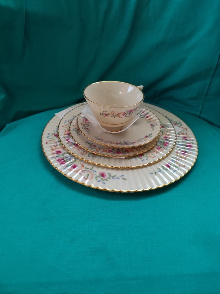 Lenox 5 Piece Place Setting Cinderella