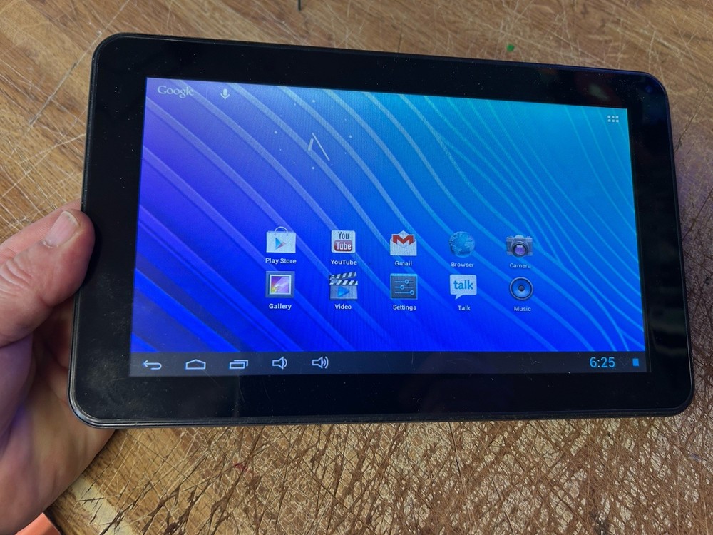 DOPO M975 9" Multi-Touch Screen Table Tablet Powers Up