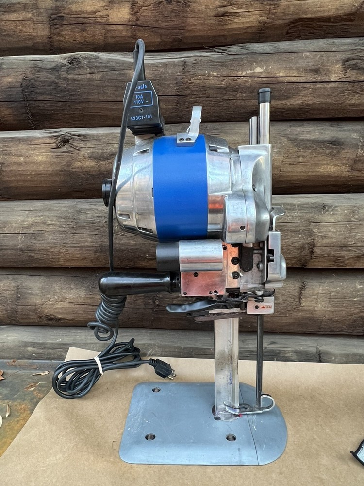 Yamata CZD-3 Fabric Cutting Machine