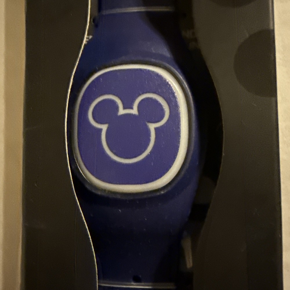 NEW Disney Parks Magic Band Plus + Solid Color Navy Blue UNLINKED W/ CABLE