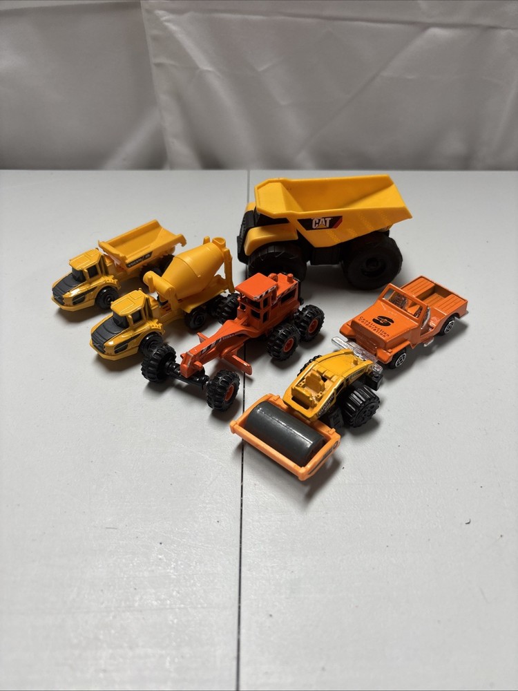 6 Construction Toy Vehicles ￼