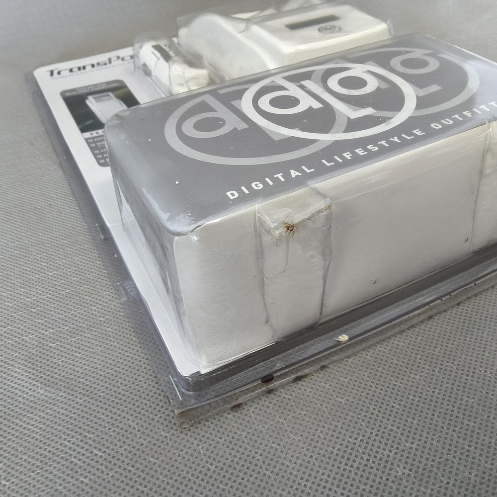 DLO TransPod FM iPod Transmitter & Docking Station