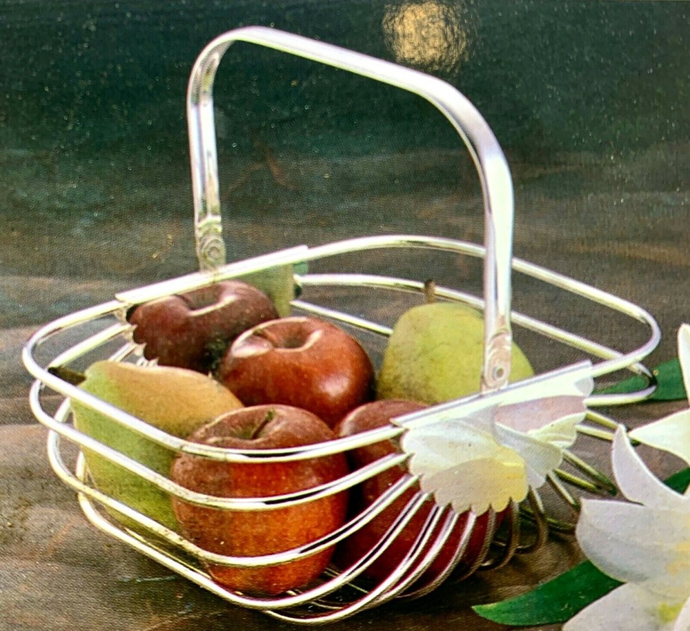 New Fruit Bread Basket Silverplate International Silver Wired Removable Handle