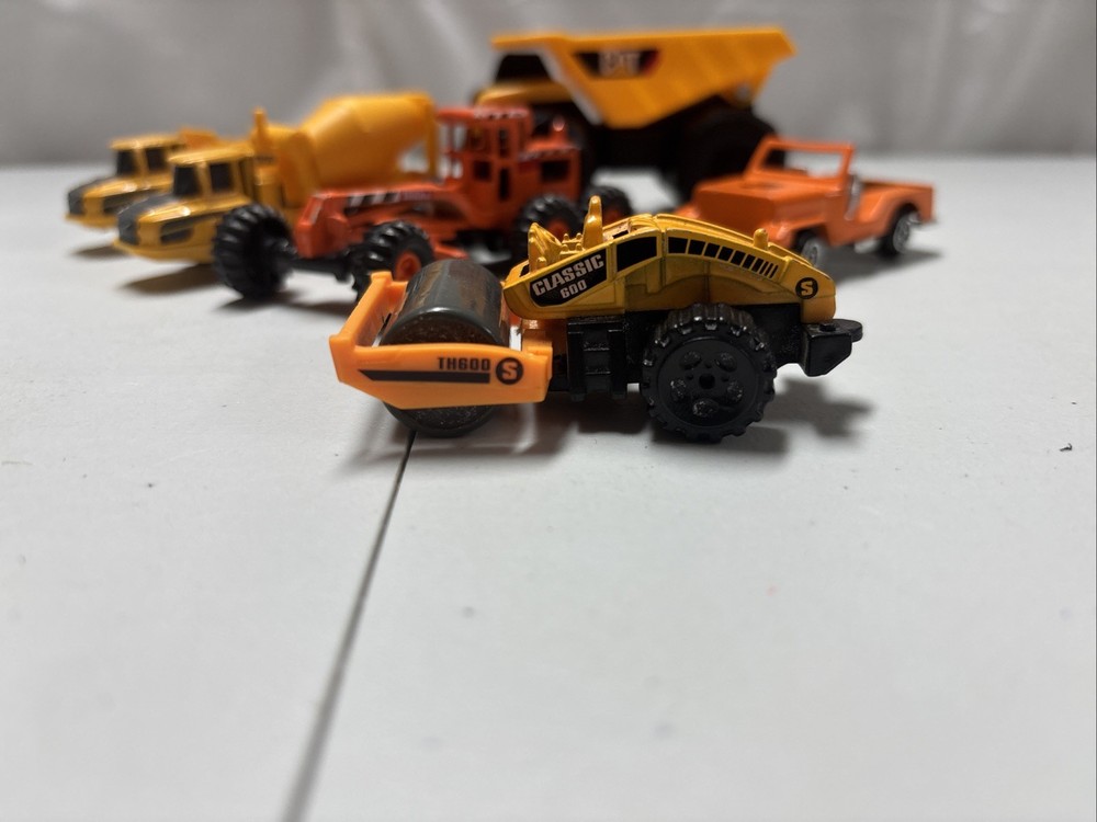 6 Construction Toy Vehicles ￼