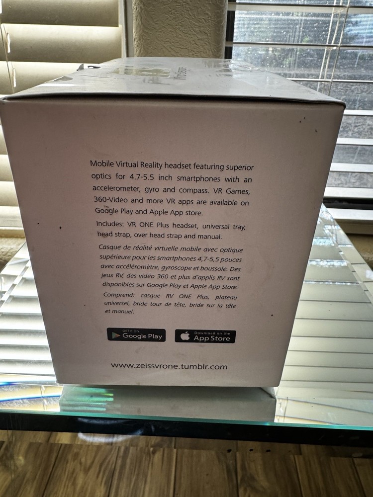 Zeiss - VR One Plus Headset - Virtual Reality Goggles