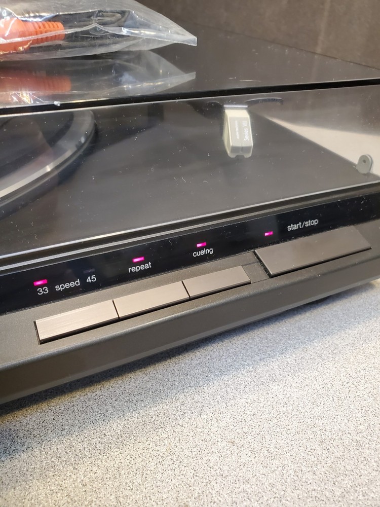 TECHNICS SL-QD33 Stereo Turntable, Quartz Direct Drive Automatic, Tested Working
