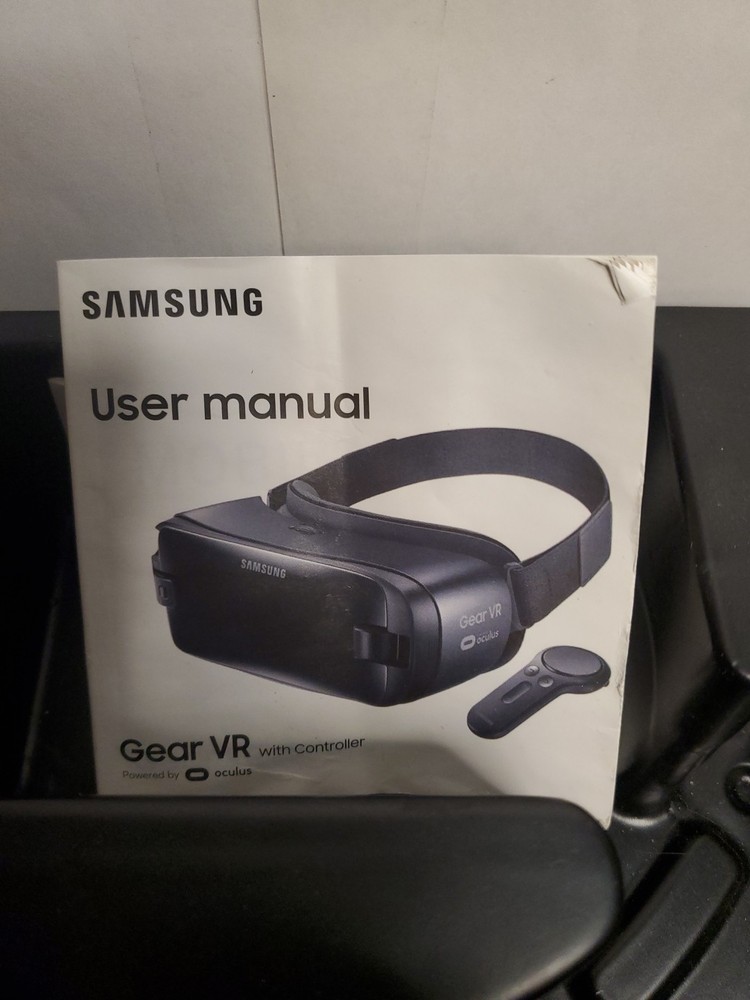 Samsung Oculus Gear VR With Controller And Manual Good Condition