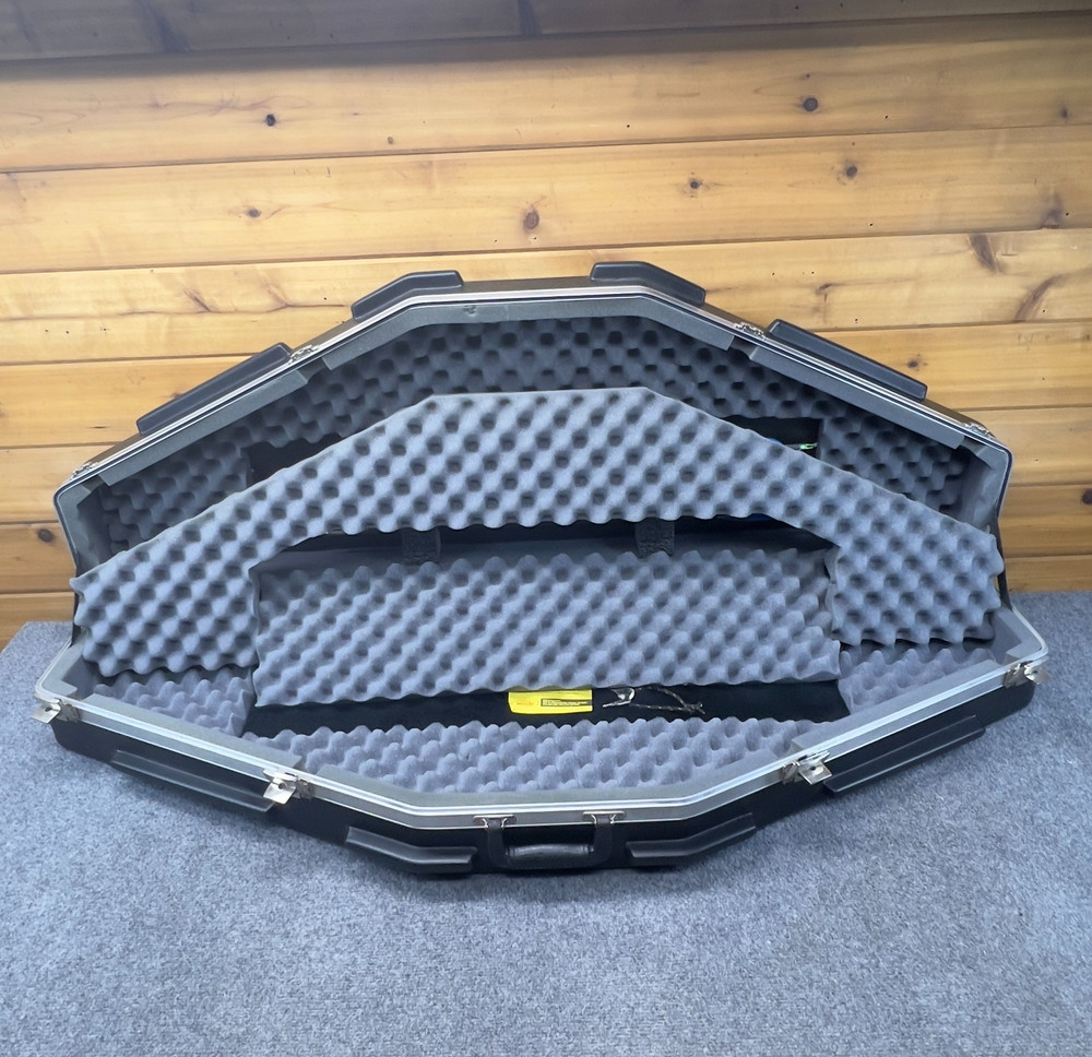 SKB Compound Bow Case Hard Shell 53" Black Extra Long w Keys Foam Interior