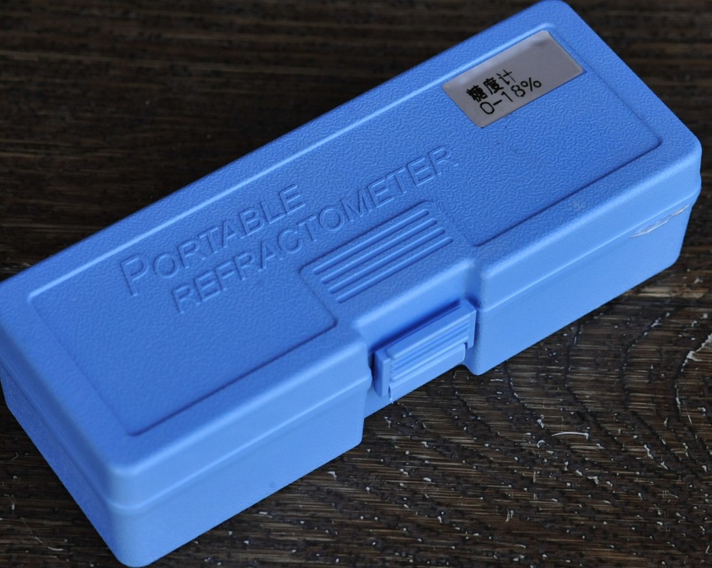 Portable Refractometer ATC 0-18% New