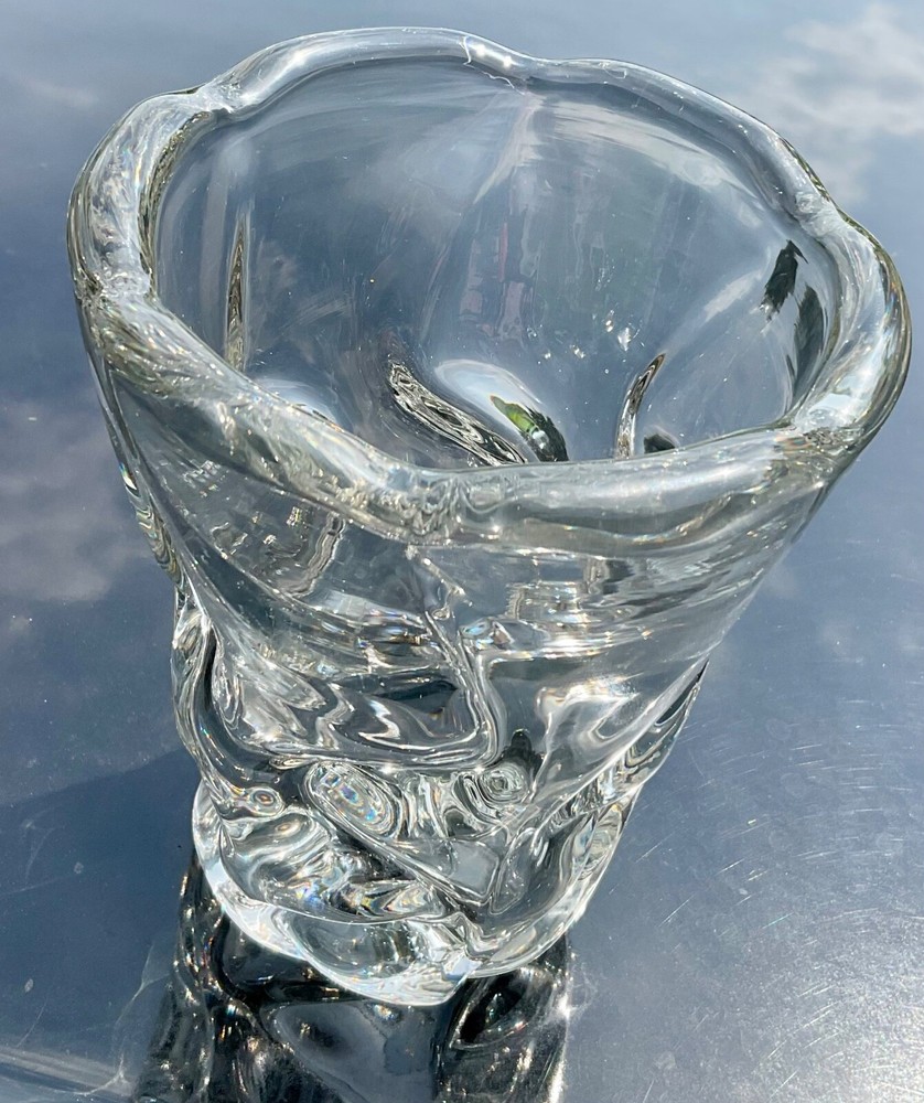 Heavy crystal vase 6" wavey pattern