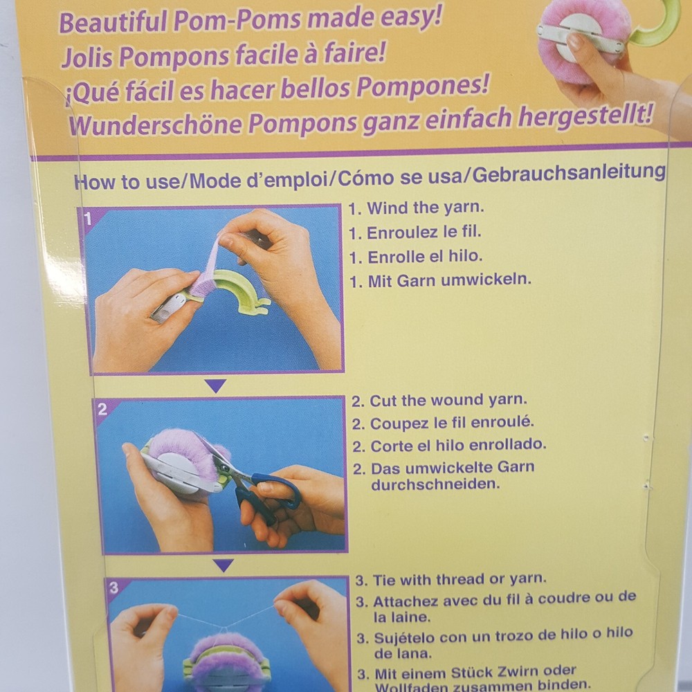 Clover Large Pom-Pom Maker 2-1/2" & 3-3/8"