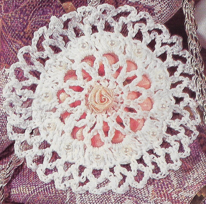 Pearl-Trimmed Sachet crochet pattern instructions