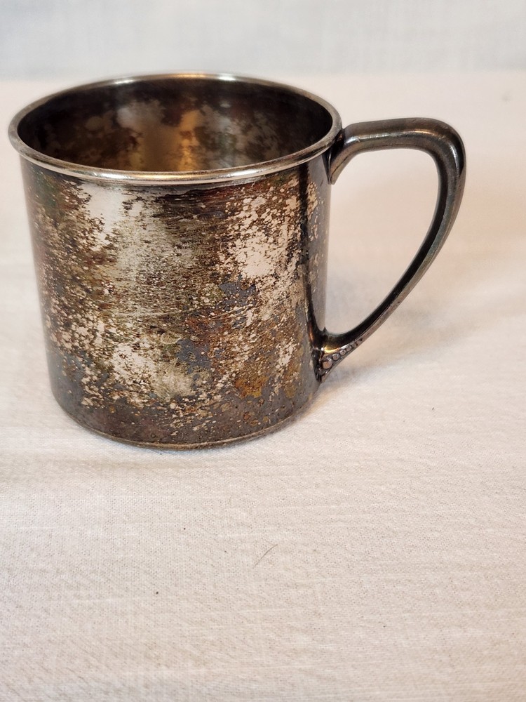 Oneida LTD Silver Plated Child Cup 2.5 Tall