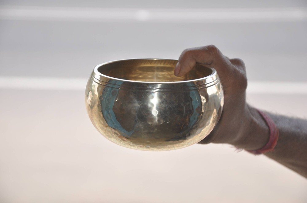 Brass Handcrafted Fine Round Shape Solid Singing Bowl With Wooden Stick
