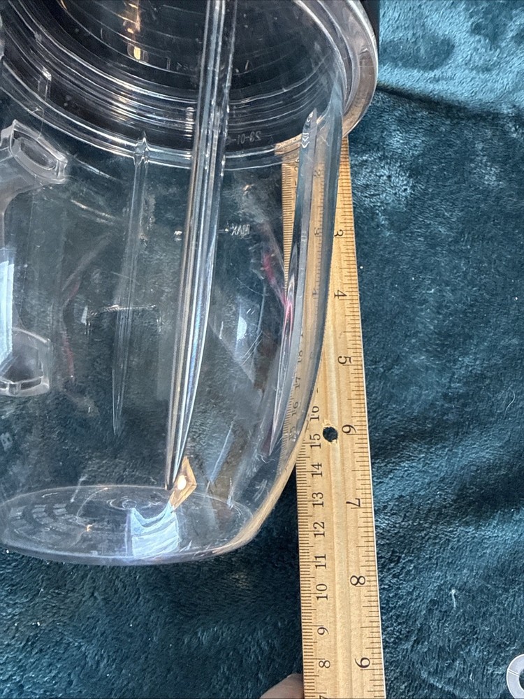 Nutra Bullet Handled Storage Cup with screw top lid