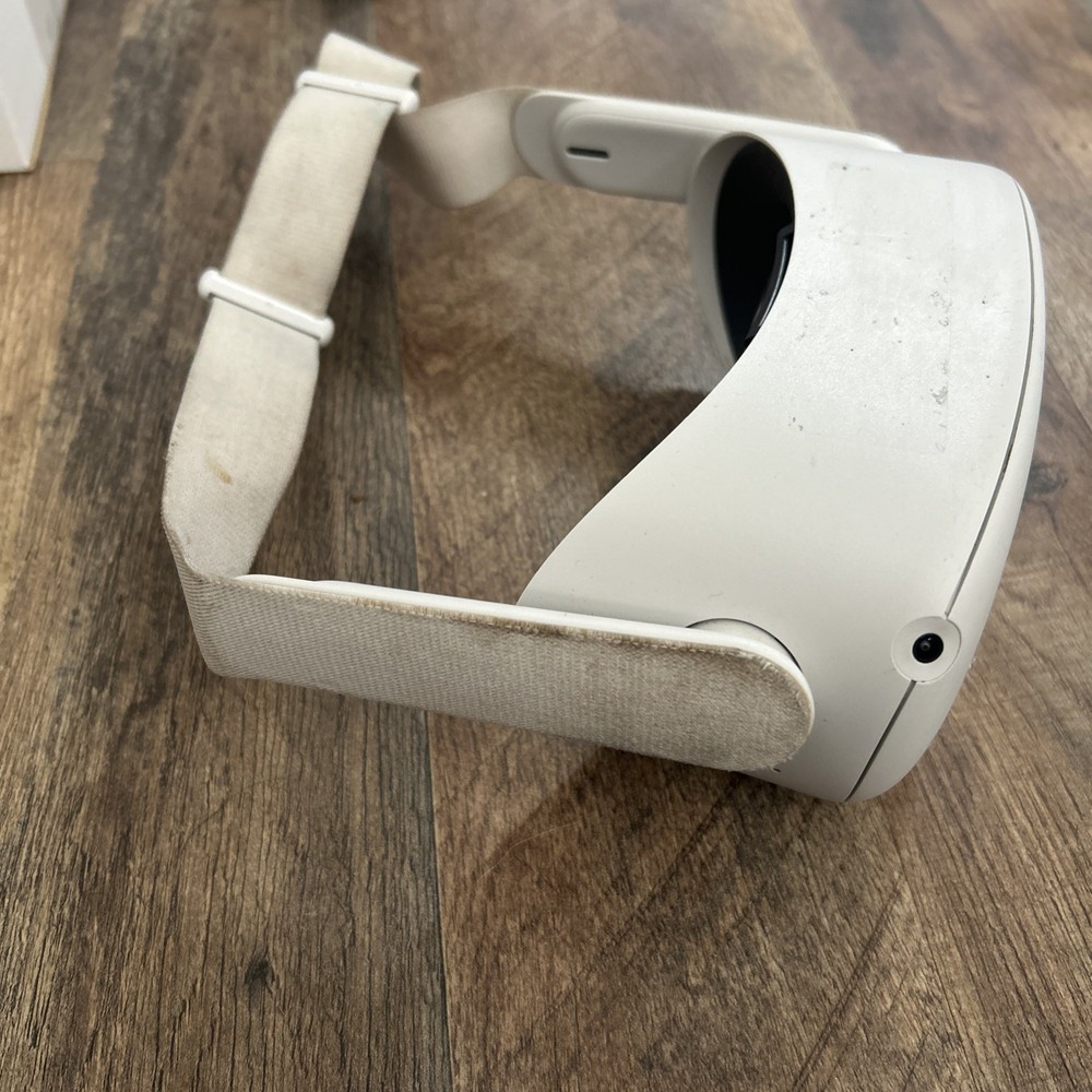 Meta Quest 2 - Headset Only - Unknown Storage - See Photos & Description