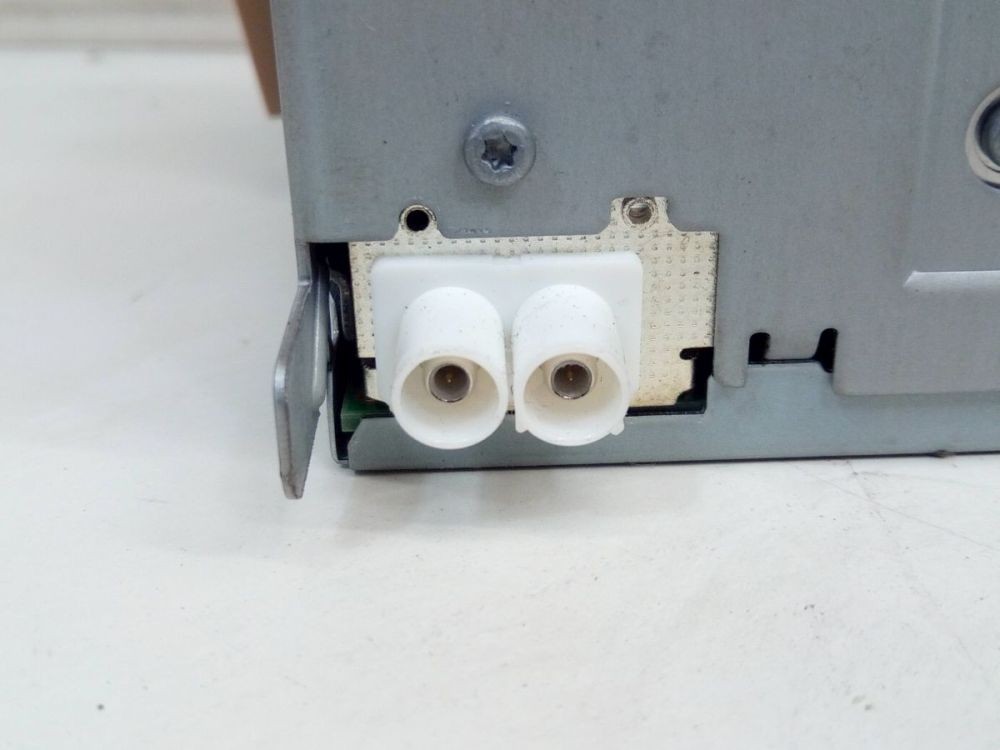 Radio/CD Changer Combination Di*CODE not present. Fits VW Touran (1T3