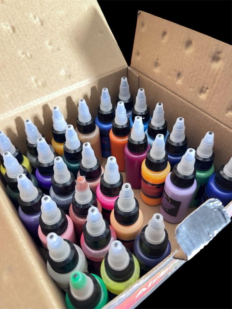 Water Based Acrylic Airbrush Paints 30-piece Set.