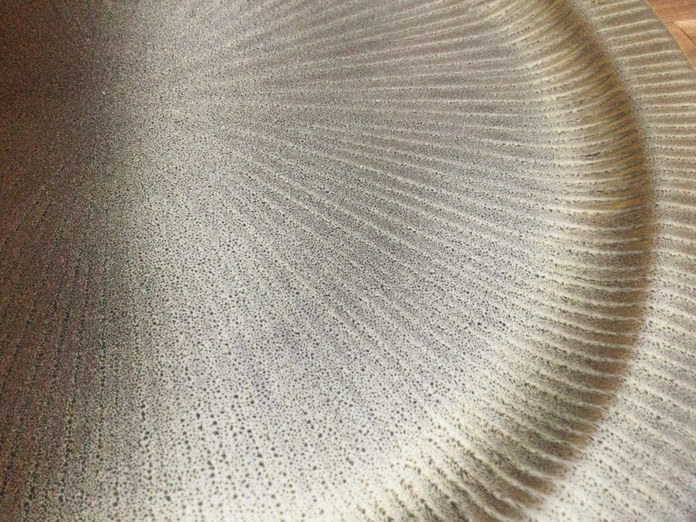 Extra Large Stoneware Serving Platter Beautiful 2 Tone Brown tan ridged 18''