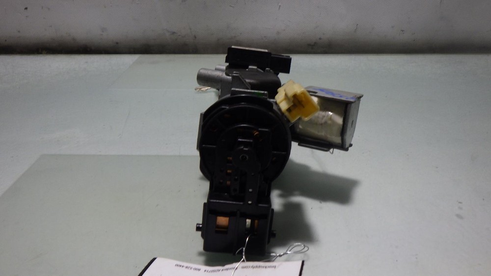 13 MAZDA 3 Ignition W/Key