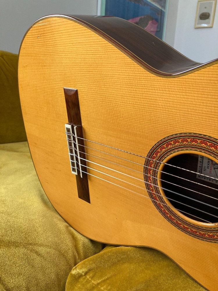 Mitsuru Tamura classical guitar No. 1500 – 1976 – solid wood, signed