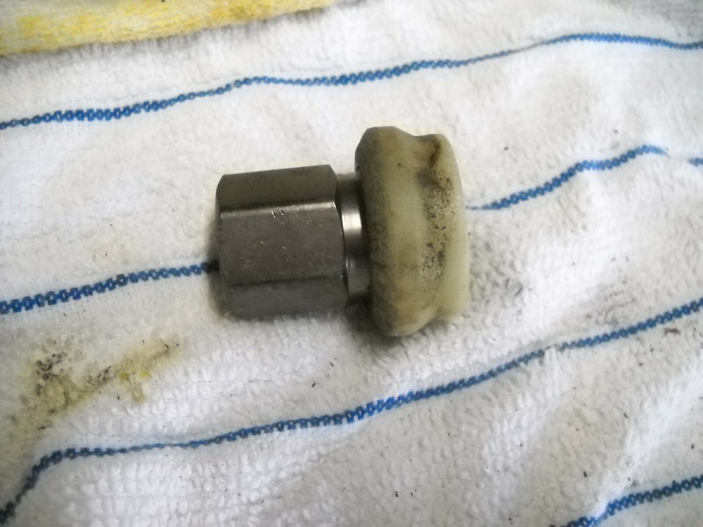 GILES CF-400 QUICK DISCONNECT FEMALE