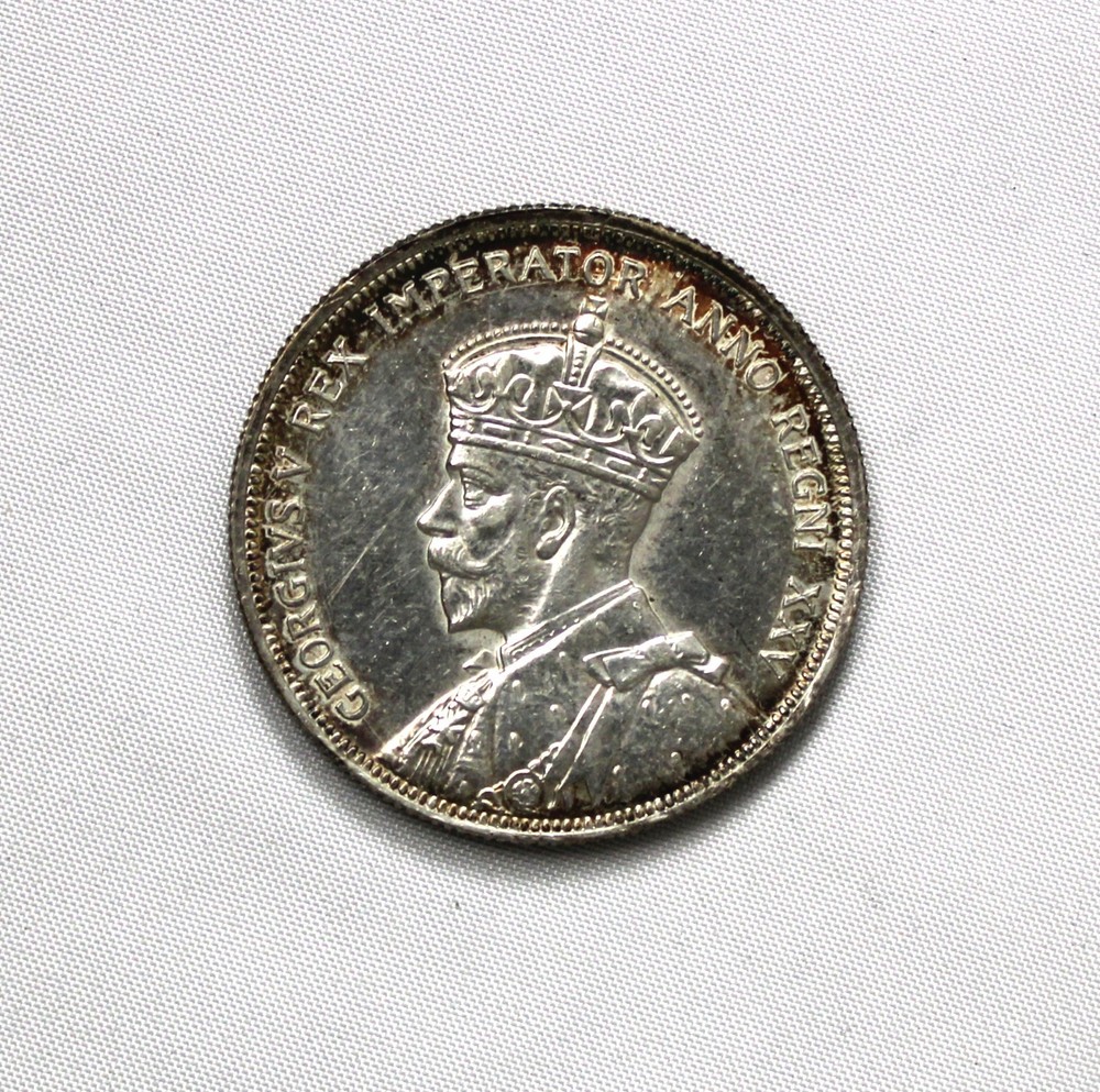 1935 Canadian Silver Dollar - Great Condition !!