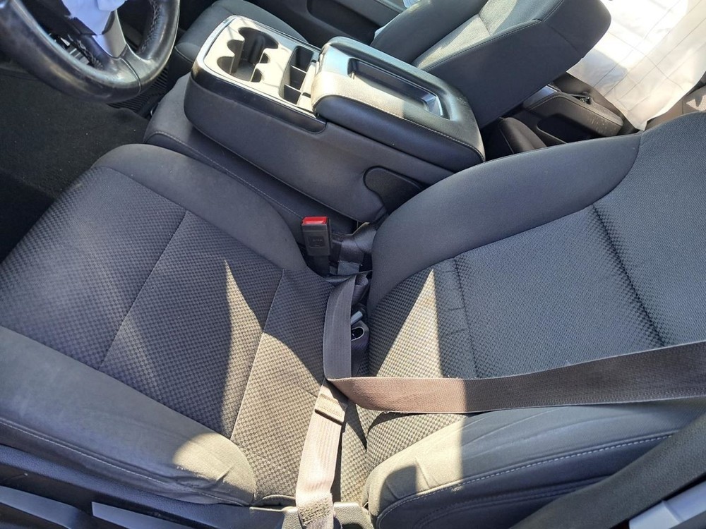 SILVRDO15 2017 Glove Box 4862297