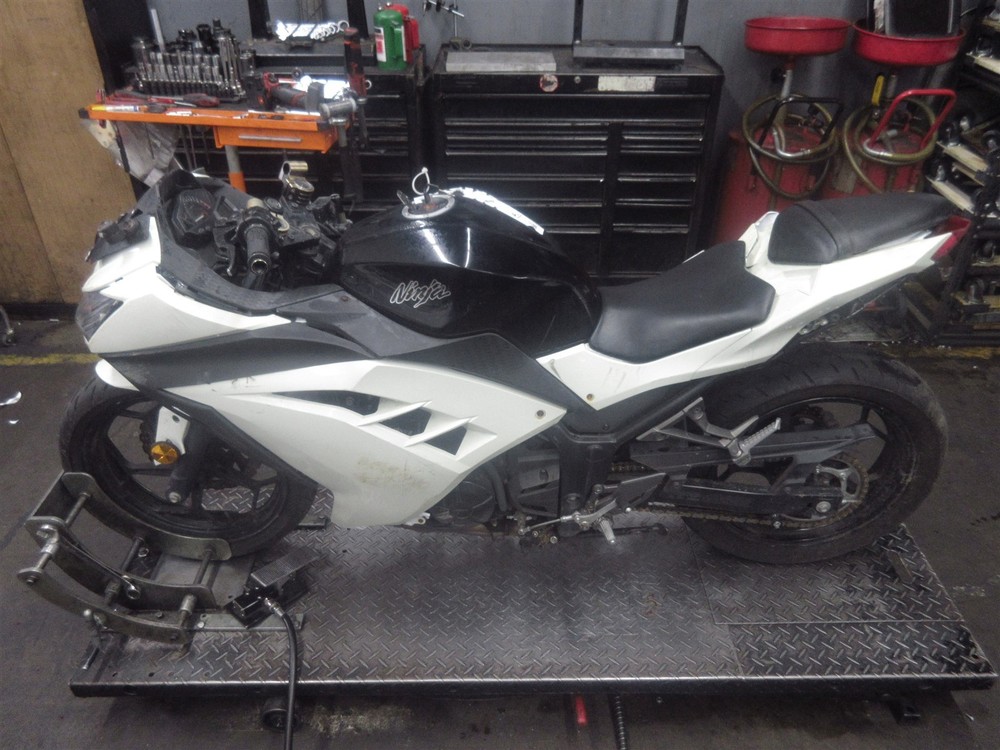 2013 13-17 Kawasaki Ninja 300 EX300 Left Switch Handlebar Control Light Horn