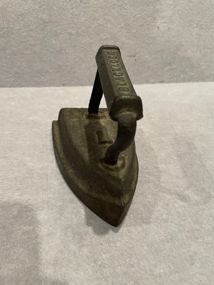 VINTAGE BLACKLOCK NO 7 IRON CAST IRON